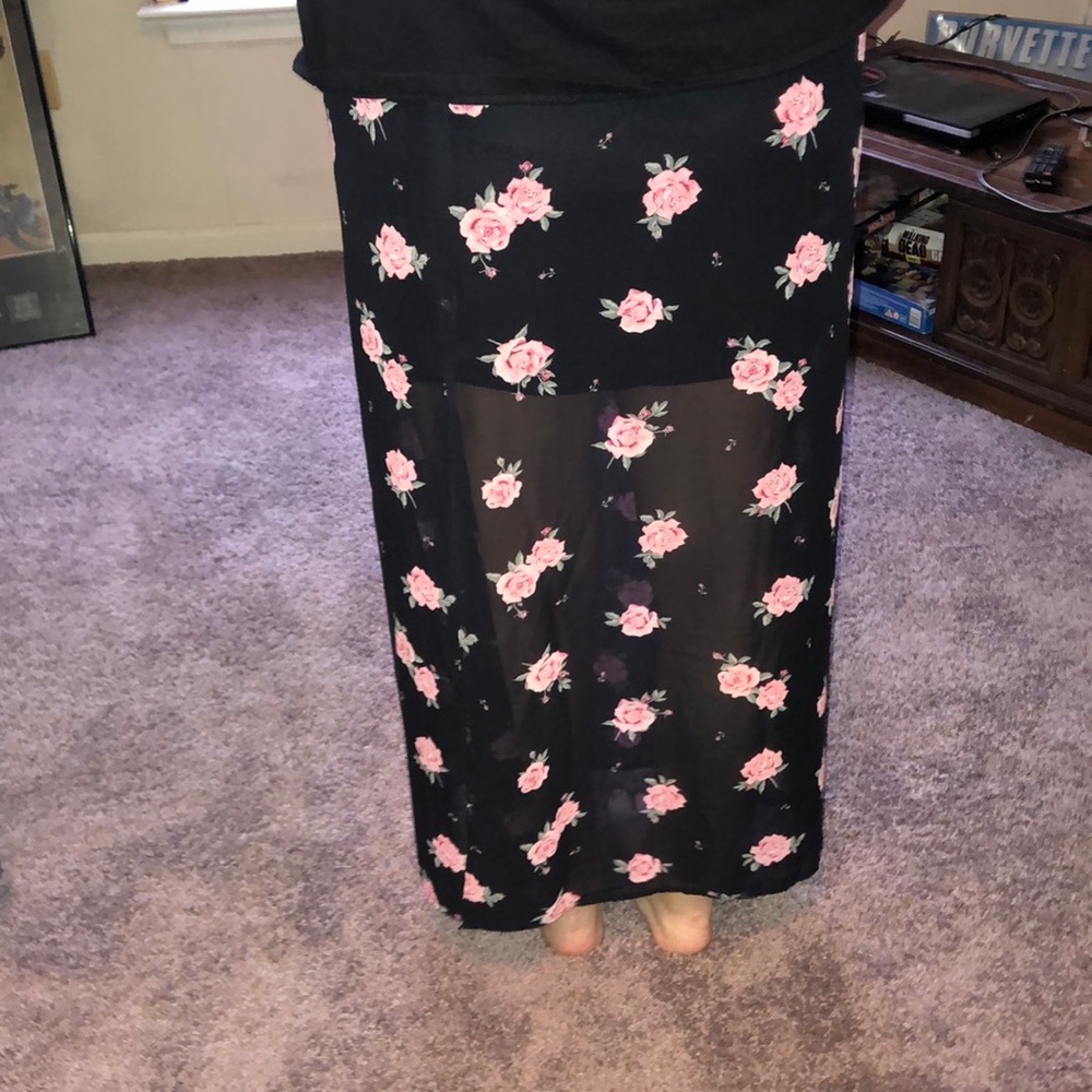 Long rose skirt